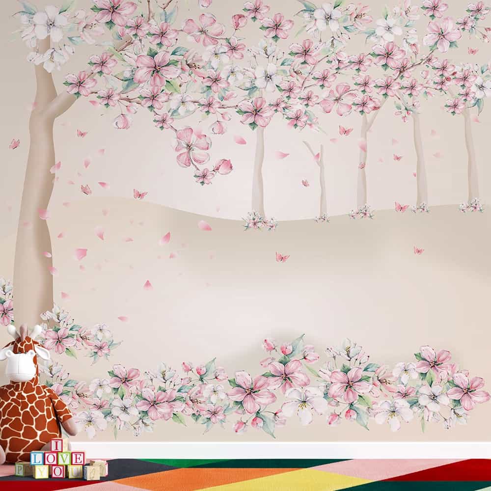 Papel de parede Bosque de Cerejeiras com Pétalas ao Vento